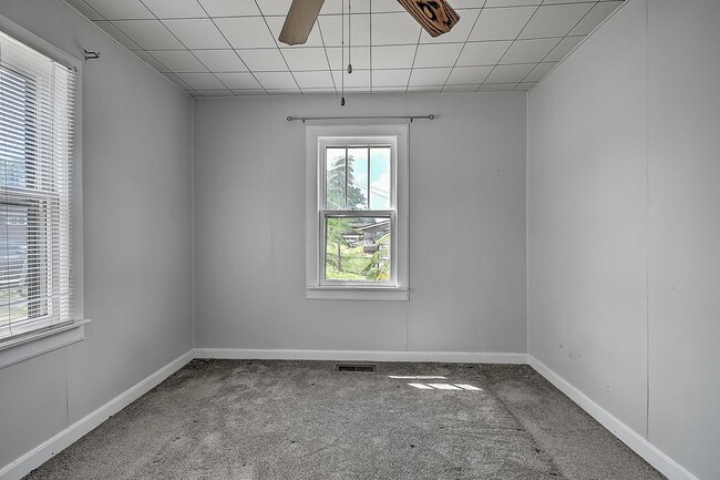 Building Photo - 109 Bettie St