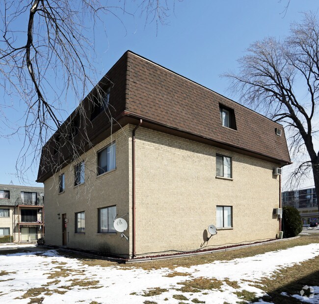 Building Photo - 1050 S York Rd