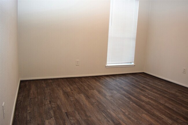 Building Photo - 18511 Egret Bay Blvd