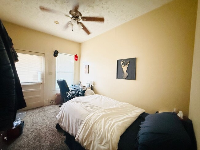 Building Photo - 424 Woodland Ave