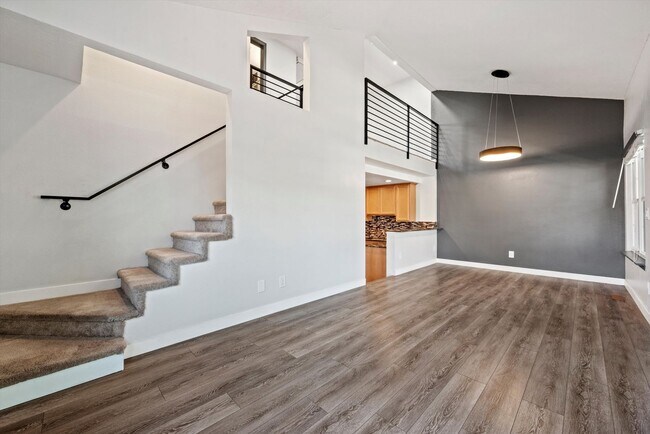 Building Photo - Bright & Spacious 2BR/2BA Townhome with Loft, Fireplace & Private Garage