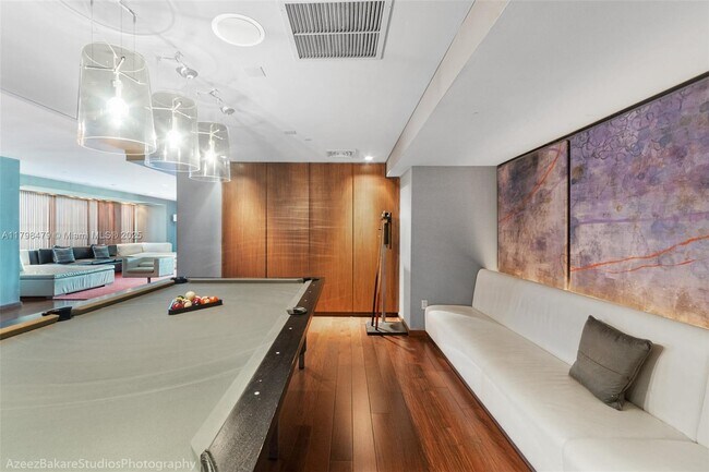 Building Photo - 325 Biscayne Blvd