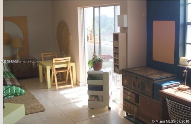 Building Photo - 8950 NE 8th Ave