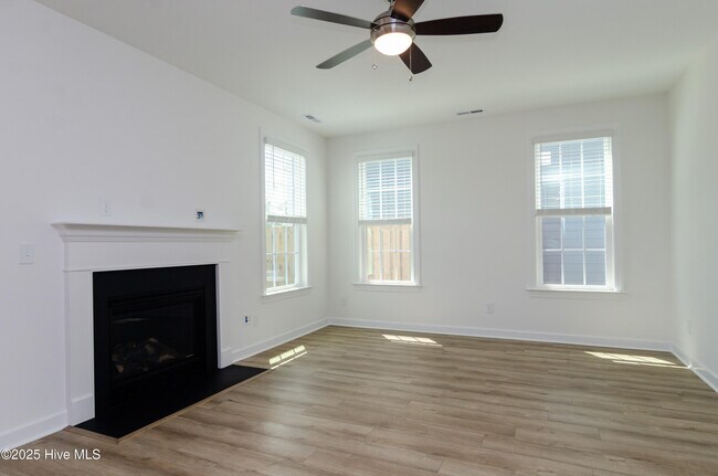 Building Photo - 2152 Star Shower Wy