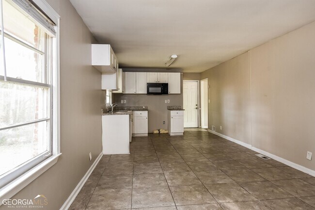Building Photo - 4855 Campbellton Rd SW