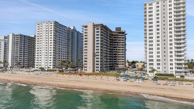Building Photo - 3800 Galt Ocean Dr