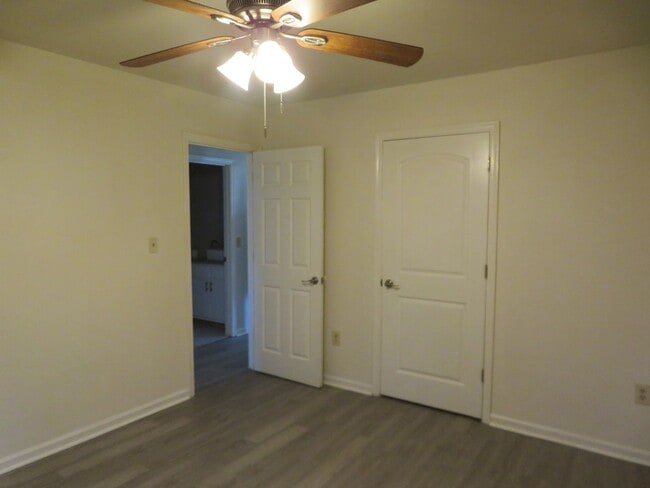 Building Photo - 2529 Pin Oak Ct