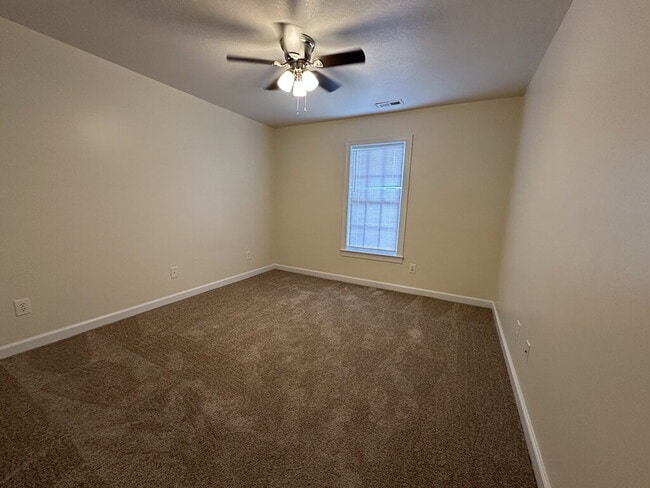 Building Photo - 606 Springwood Dr