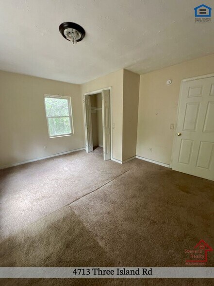 Building Photo - 4713 3 Island Rd