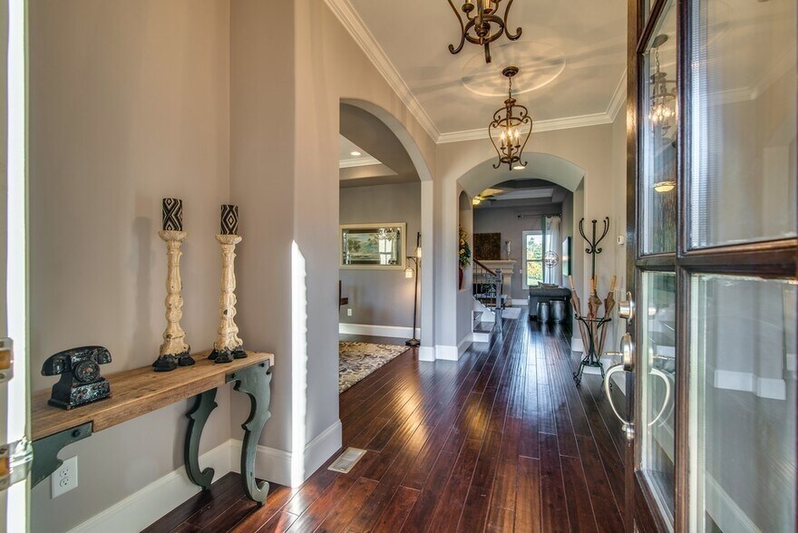 beautiful entrance with open floor plan - 1026 October Park Way