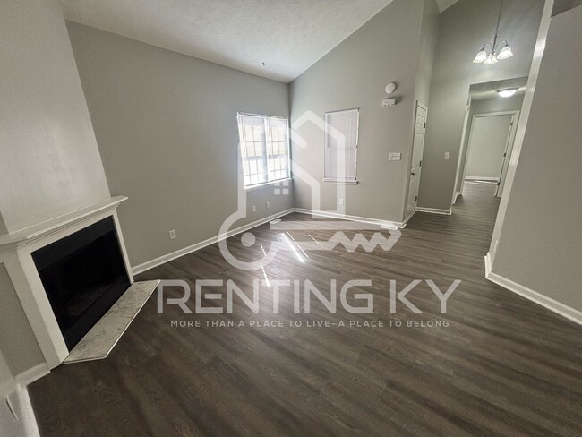 Building Photo - Newly Renovated 3-Bed, 2-Bath Stand-alone House!