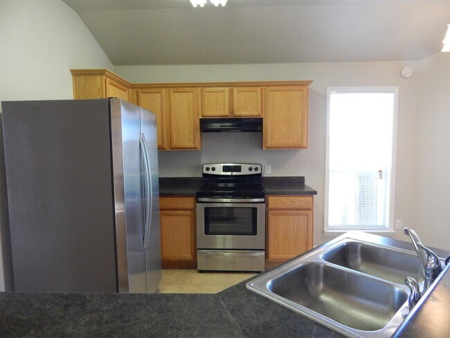 Building Photo - 601 Cattail Cir