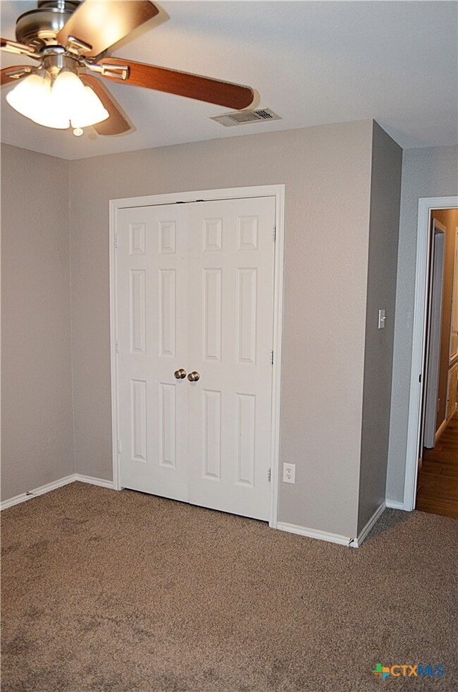 Building Photo - 423 Reservation Dr