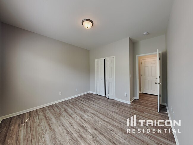 Building Photo - 301 Minitree Ln