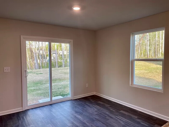 Building Photo - Room in House on Fallen Tree Dr