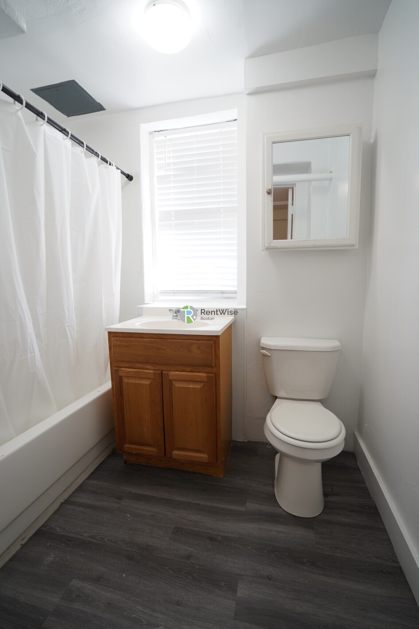 Building Photo - 7 Mt Hood Rd