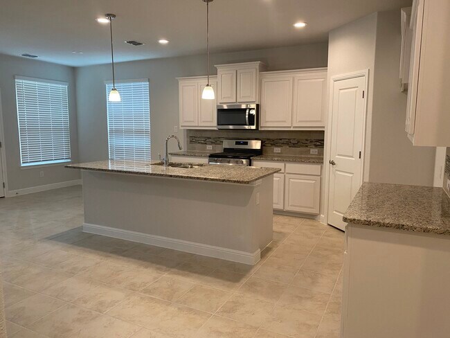 Kitchen - 1021 Gillespie Dr