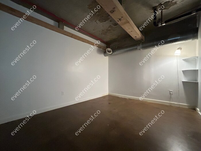 Building Photo - 244 Peters St SW