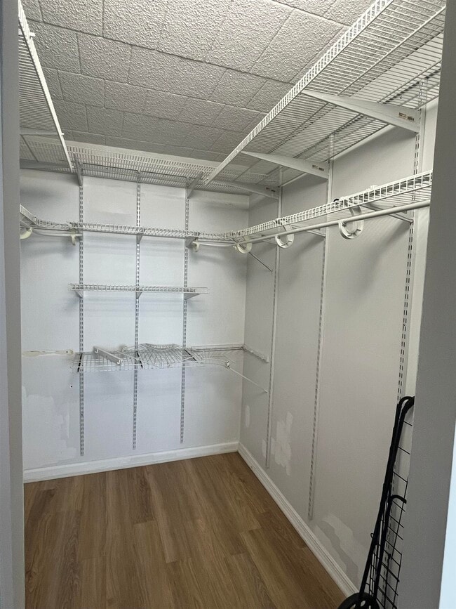 Building Photo - 9060 Palisade Ave