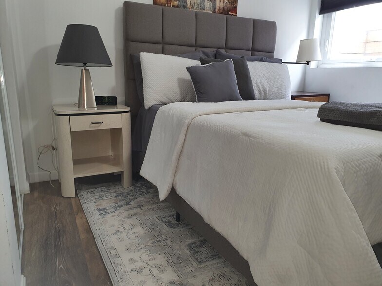 Building Photo - 135 Cedar St