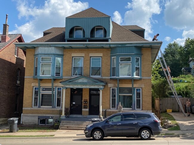 Building Photo - 422 Loras Blvd