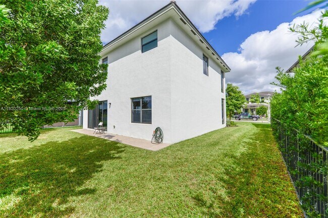 Building Photo - 16036 NW 89th Ct