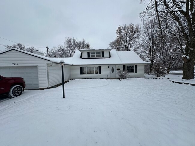 Building Photo - 3974 Maricarr Dr