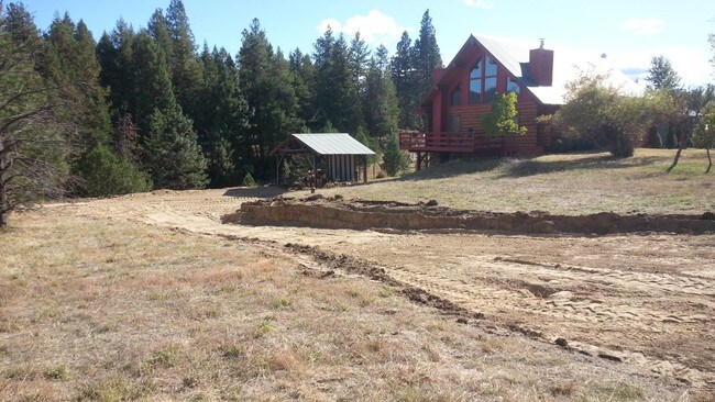 Building Photo - 465 Blackthorne Rd