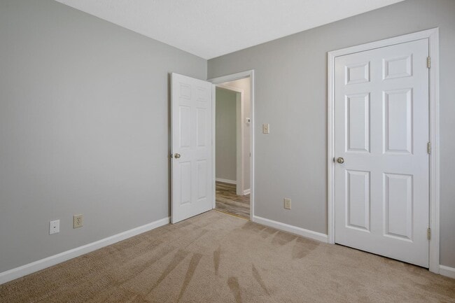 Building Photo - 3970 Loufield Dr