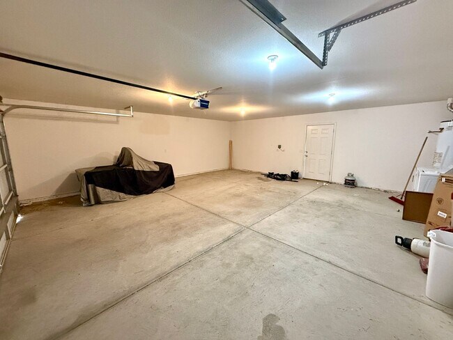 Building Photo - Charming 3-Bedroom Home Near Rotary Park for Rent!