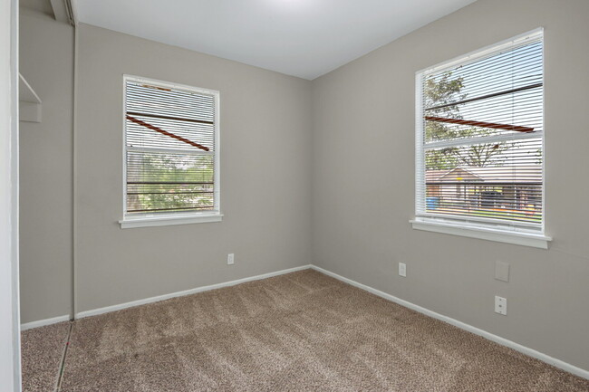 Building Photo - 4602 Centralia Dr