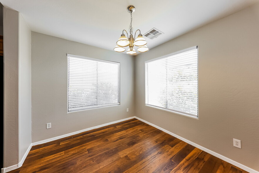 Building Photo - 2040 S 86th Ln