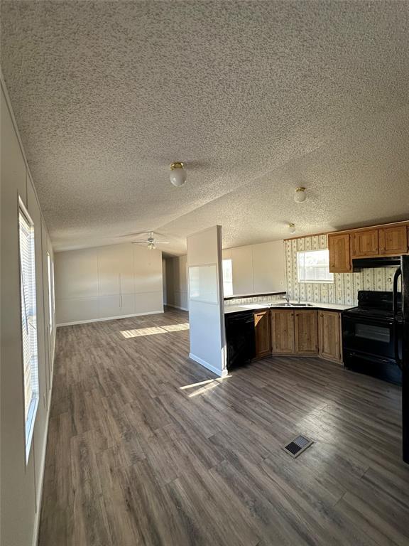 Building Photo - 530 Opal Ln