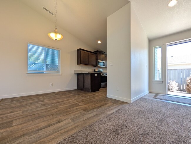 Building Photo - Beautiful 3-Bedroom, 2-Bath Home in Springfield!