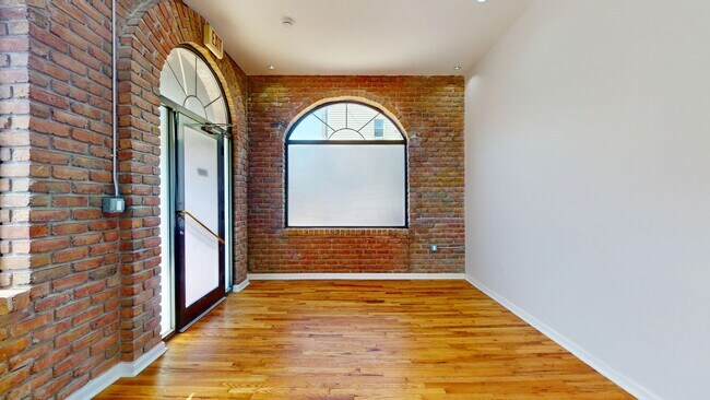 Building Photo - 436 Graham Ave