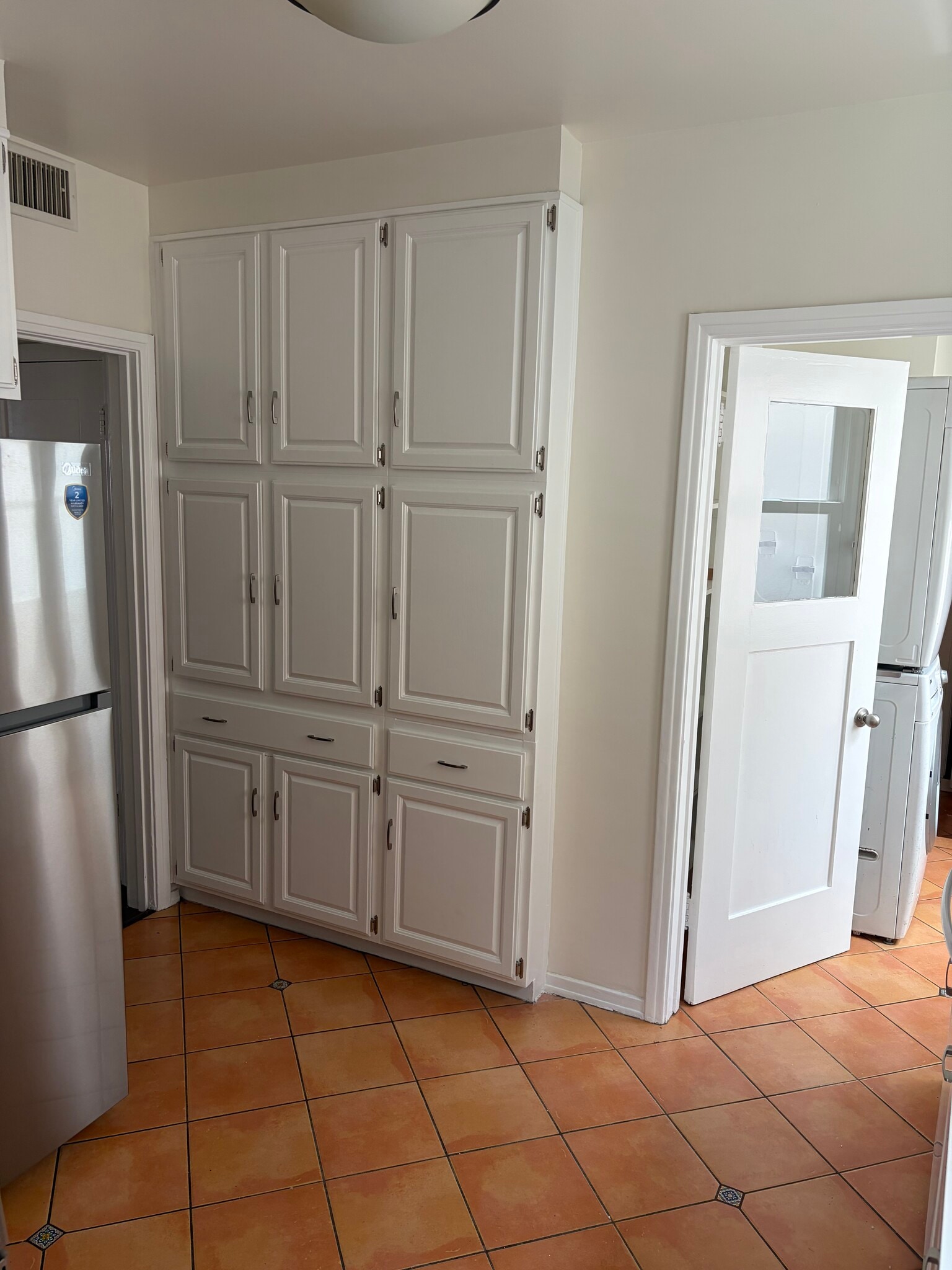 Kitchen - 8349 W 4th St