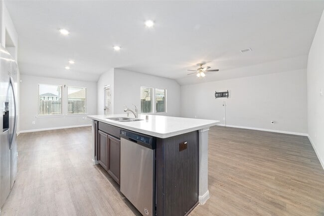 Building Photo - 21430 Poppy Pk Ave