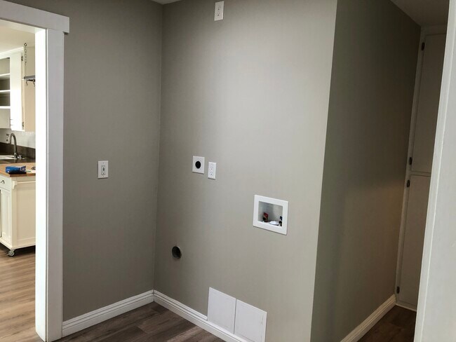 Laundry room - 844 7th St