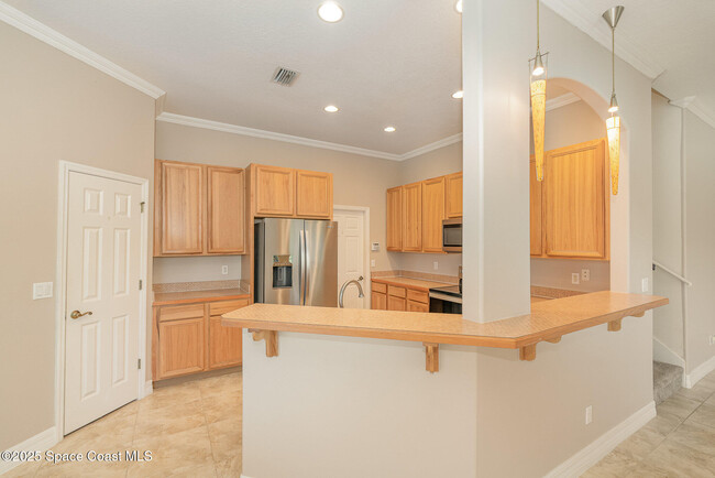 Building Photo - 387 Pentland Dr