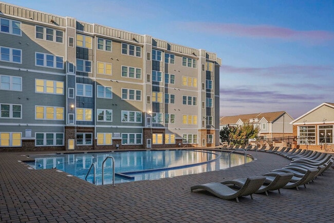 Building Photo - 205 Tiliwa Ct