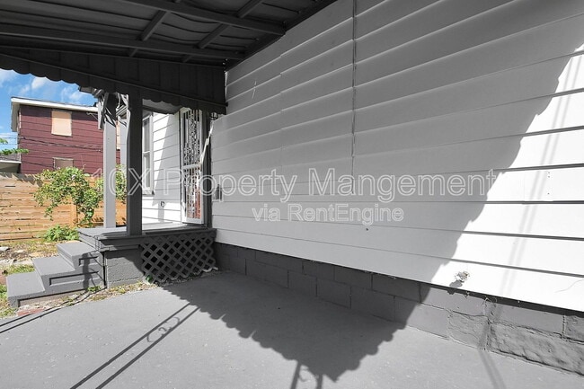Building Photo - 919 W Rich St