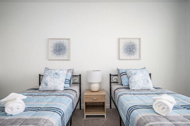 Building Photo - 542 Boulevard NE