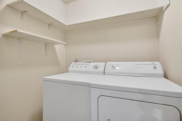 Building Photo - 549 Dylan Ct
