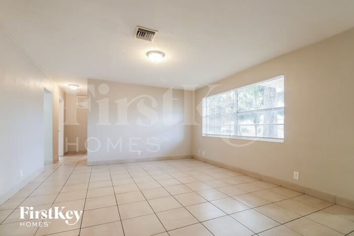 Building Photo - 4180 NW 34th Way