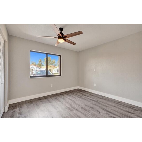 Building Photo - 2614 W 65th St