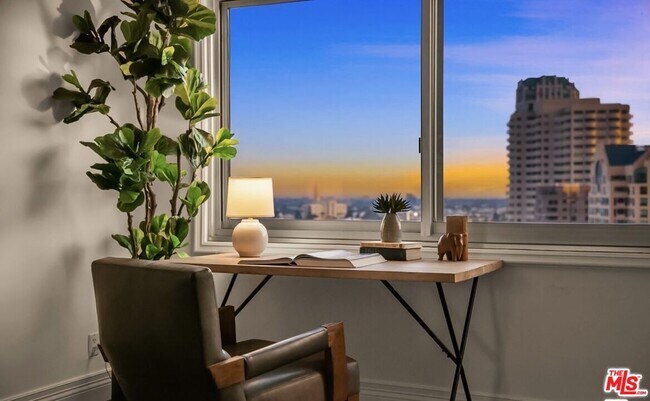 Building Photo - 10450 Wilshire Blvd