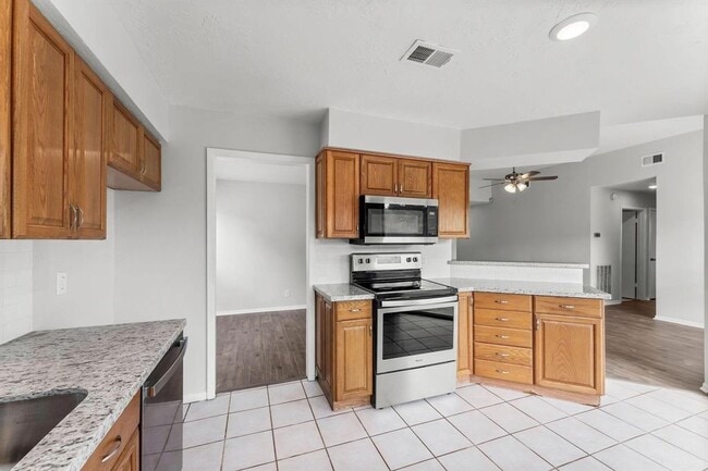 Building Photo - 16970 Mockingbird Ct
