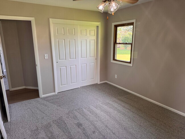 Building Photo - 1614 Stardust Dr