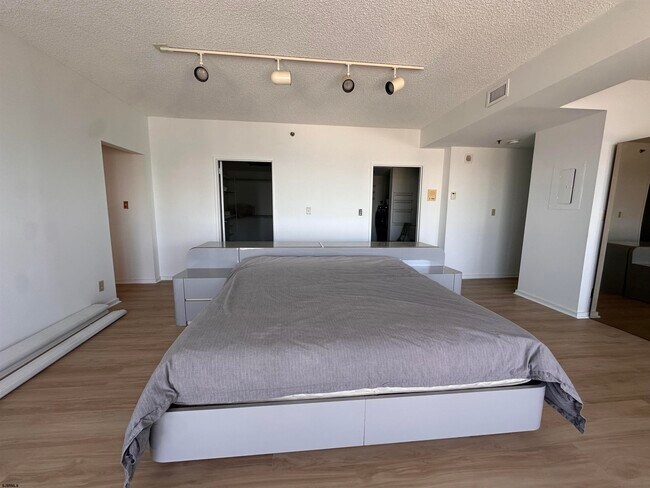 Building Photo - 3101 Boardwalk