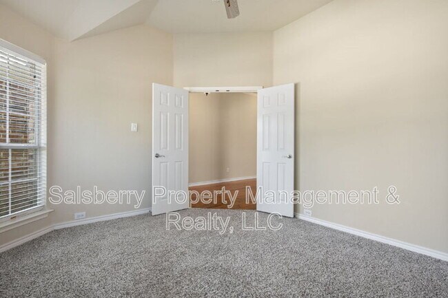 Building Photo - 9313 Bayard St